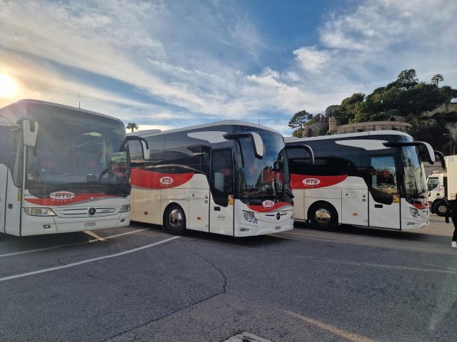 🇮🇩 Our goal is to offer you the best solution for all of your travels in the Principality of Monaco.

🚌 You can choose among a various number of coaches and minibuses of different size according to the needs of your company.