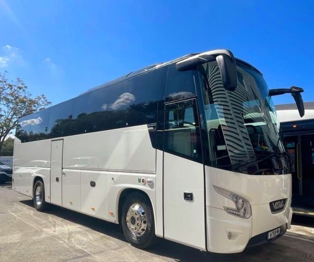🚌 Our transport company is happy to add a new minibus to our fleet.

We offer a wide range of coaches and minibuses for hire with driver to accompany all your transport needs.

👉Contact us now to plan your project together.